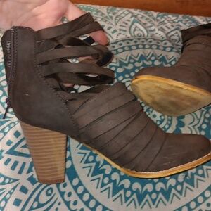 Womens 8 Mi iM ankle heeled boots 👢